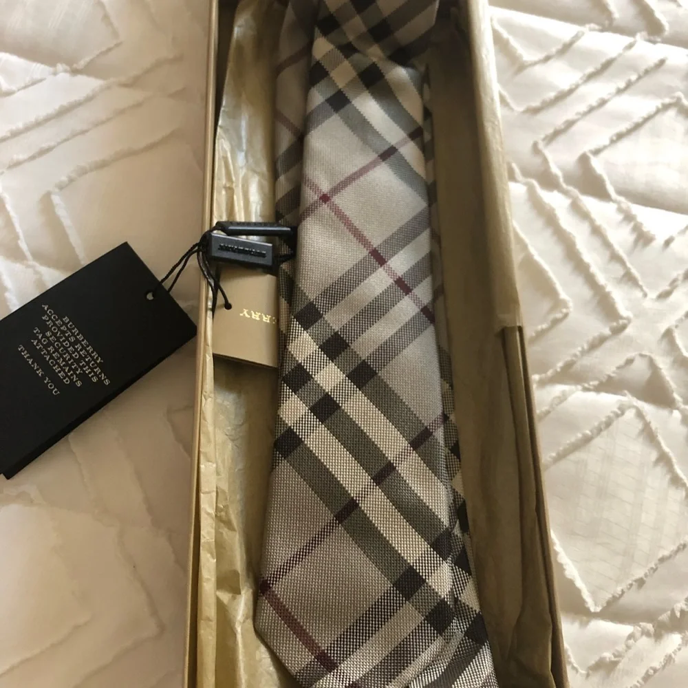 NWT Men’s BURBERRY LONDON Smoked Trench Silk Tie - Picture 5 of 10